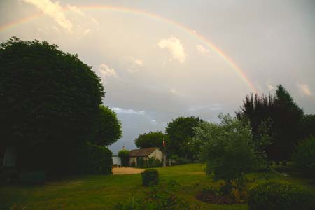 L'arc-en-ciel au-dessus de Chökhor Ling le 14 juillet 09