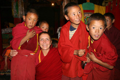 Avec les enfants moines de Lithang au Tibet en juillet 07